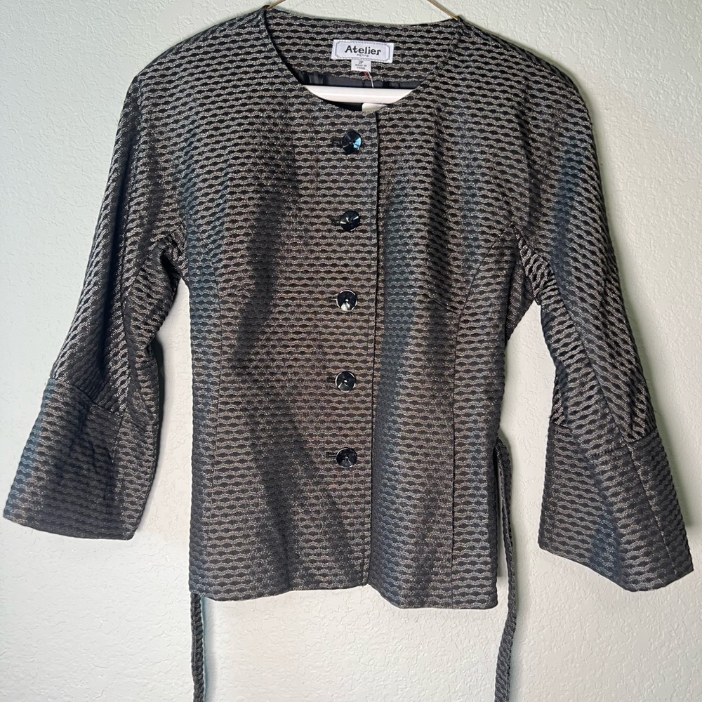 Atelier Women’s Petite Blazer Jacket with Bell Sleeves Size 2P 
Black & Gold